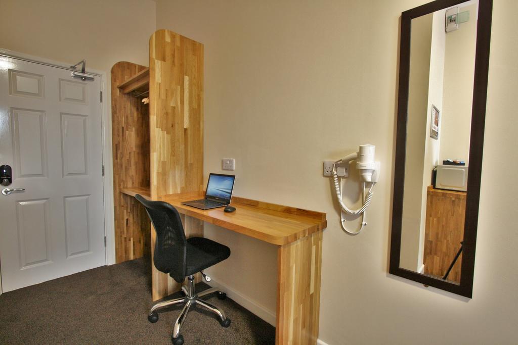 Central Hotel Gloucester By Roomsbooked Стая снимка