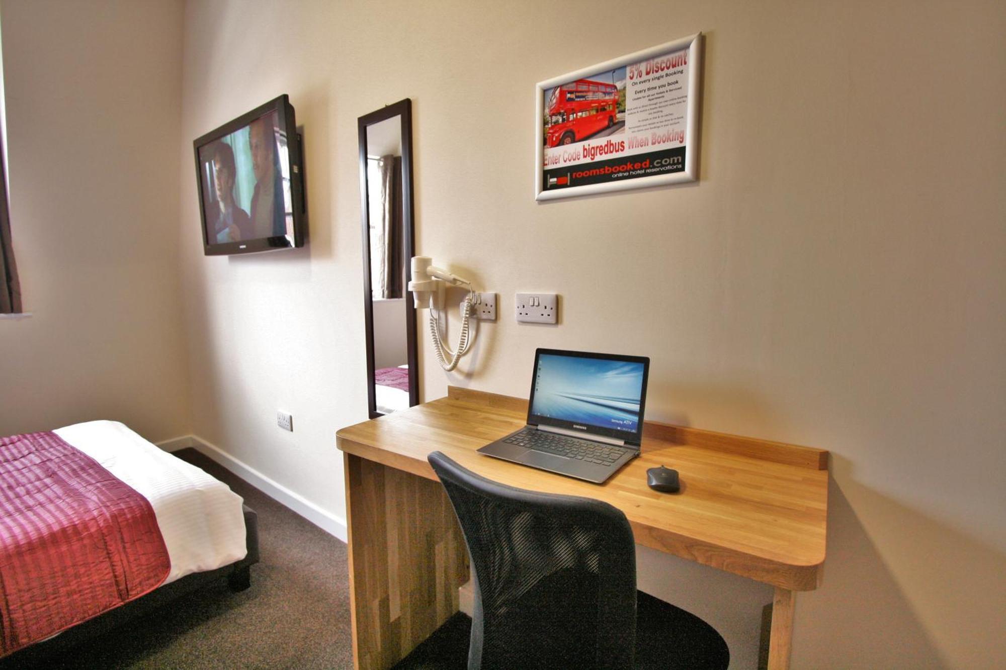 Central Hotel Gloucester By Roomsbooked Екстериор снимка